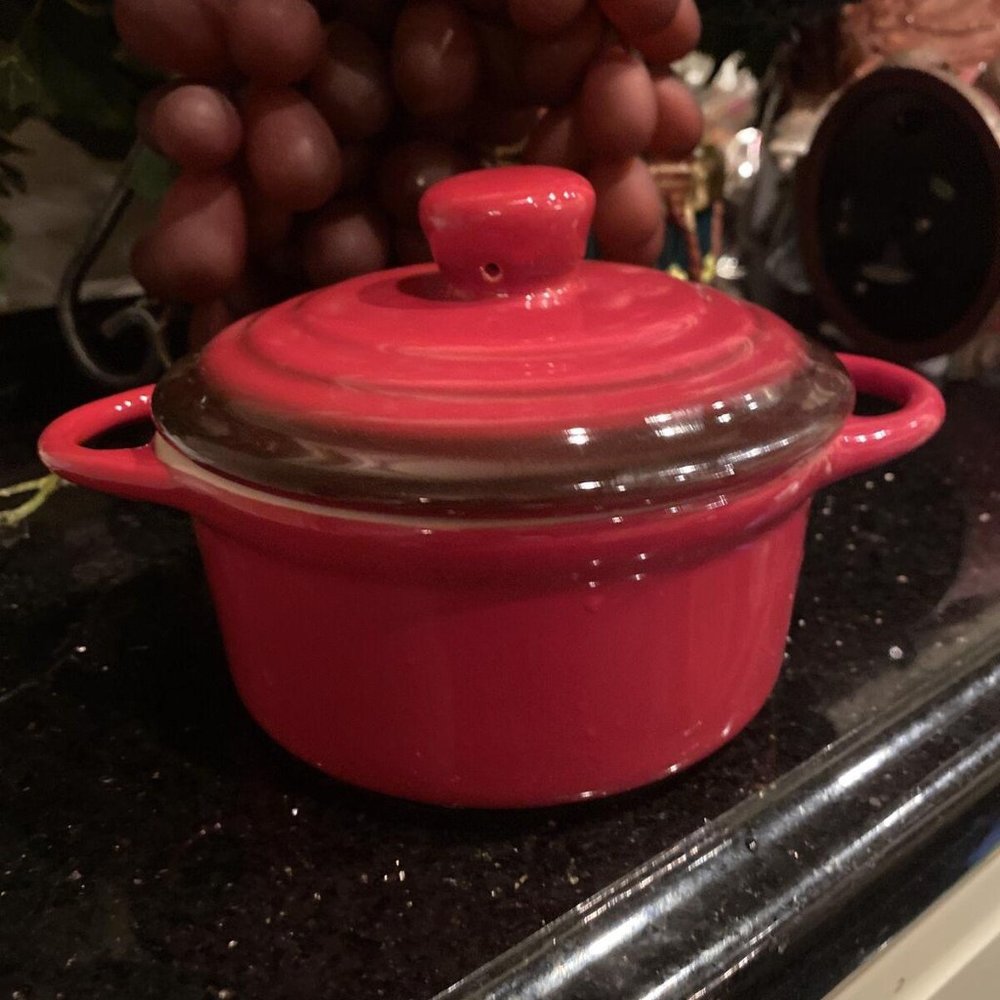 Anolon Vesta Stoneware 30 Oz. Covered Casserole Dish - Red NWOB